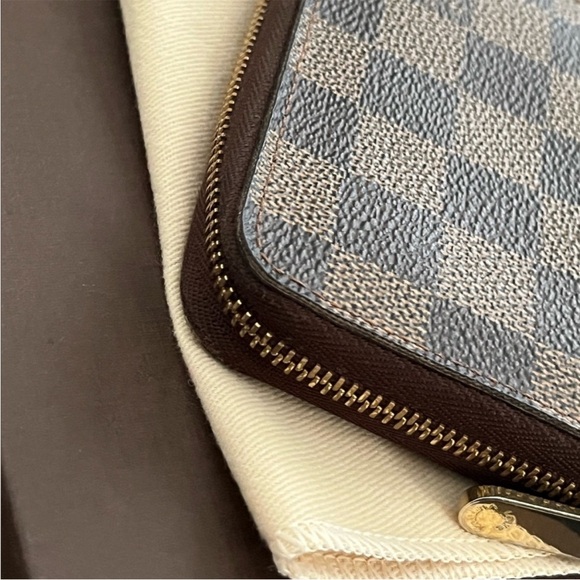 Louis Vuitton Damier Ebene Zippy Coin Purse - Picture 10 of 16